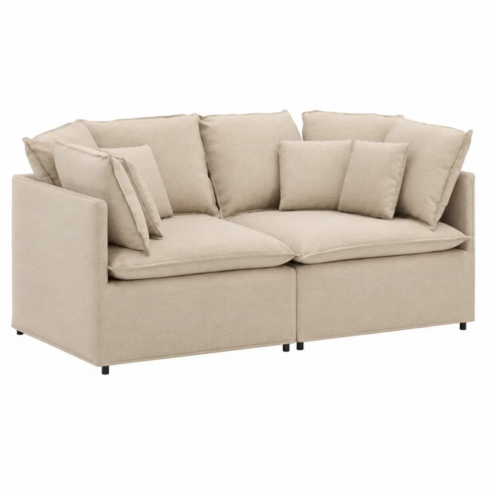 Sofá de 2 plazas de tela beige con cojines