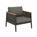 Silla de exterior con acero y reposabrazos de madera, gris